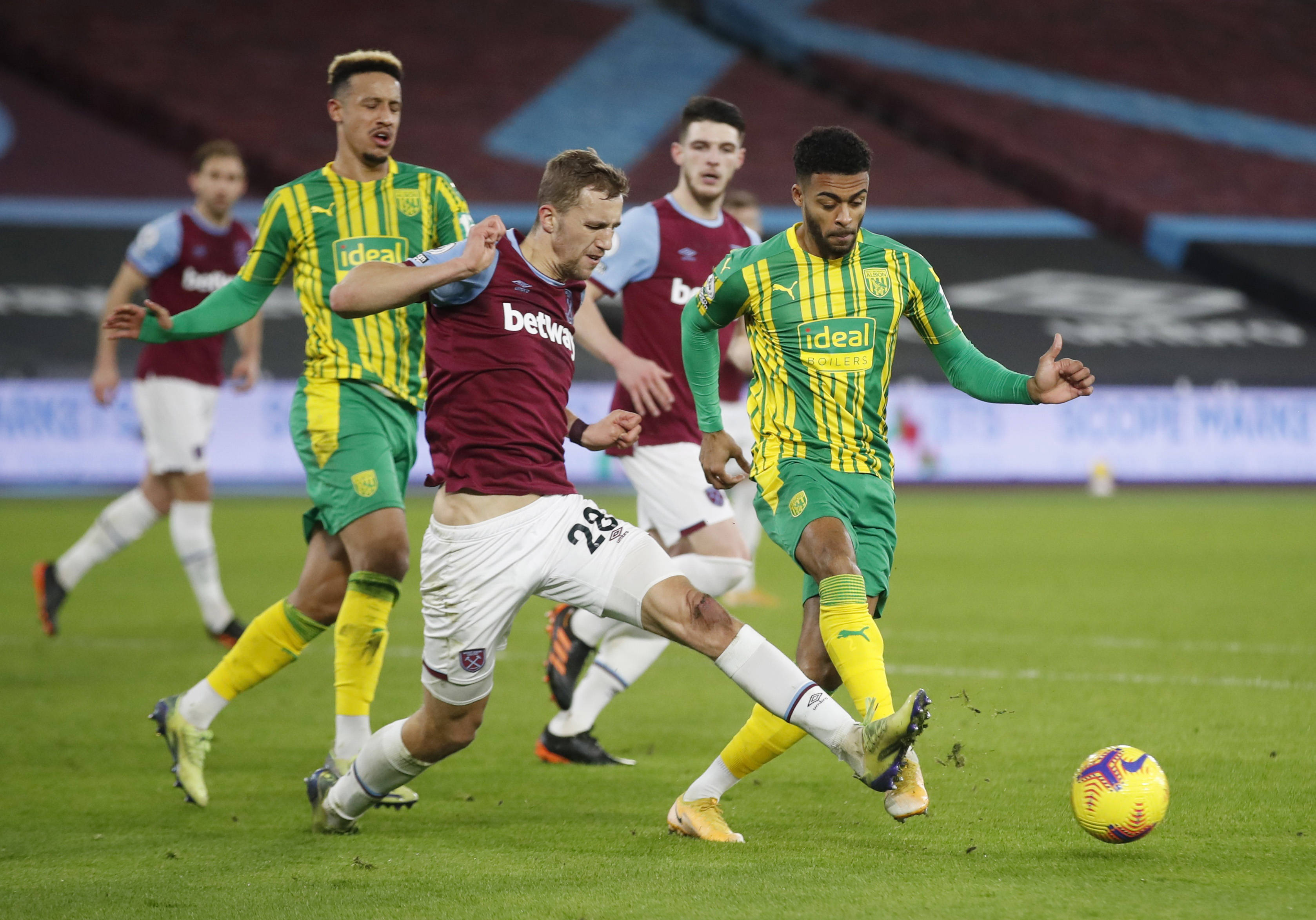 尽管在现实 尽管在现实