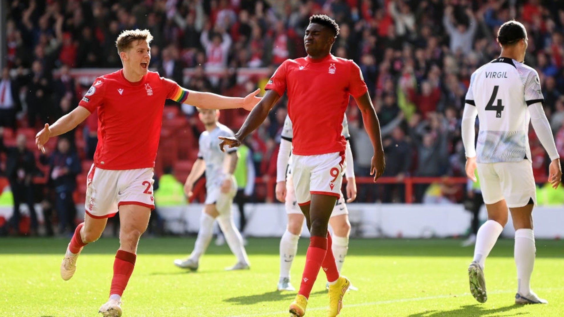 球迷讨论的 球迷讨论的